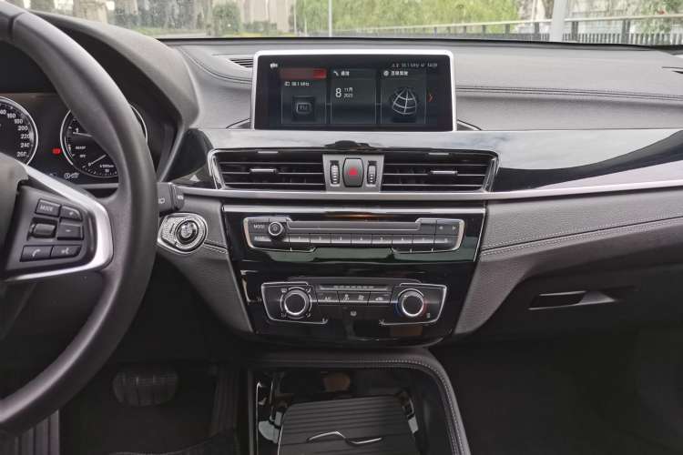 Used BMW X2 2019 sDrive20i M Sport Package China VI Emission Standard Interior 9
