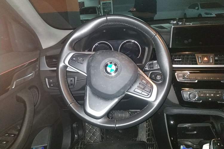 Used BMW X2 2019 sDrive20i M Sport Package China VI Emission Standard Steering Wheel