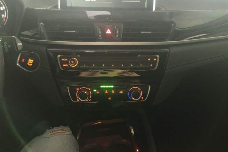 Used BMW X2 2019 sDrive20i M Sport Package China VI Emission Standard Audio And AC Panel
