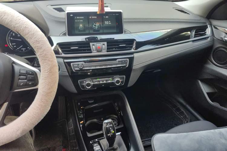 Used BMW X2 2019 sDrive20i M Sport Package China VI Emission Standard Audio And AC Panel