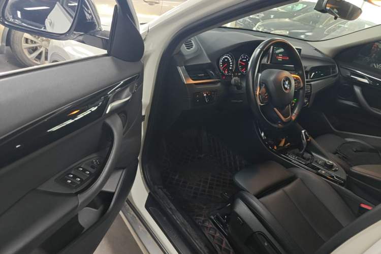 Used BMW X2 2019 sDrive20i M Sport Package China VI Emission Standard Driver Seat