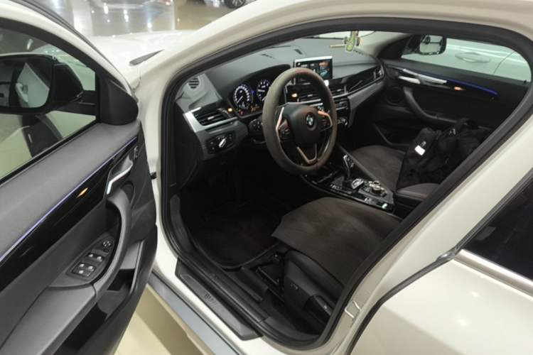 Used BMW X2 2019 sDrive20i M Sport Package China VI Emission Standard Driver Seat