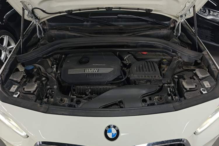 Used BMW X2 2019 sDrive20i M Sport Package China VI Emission Standard Engine Bay