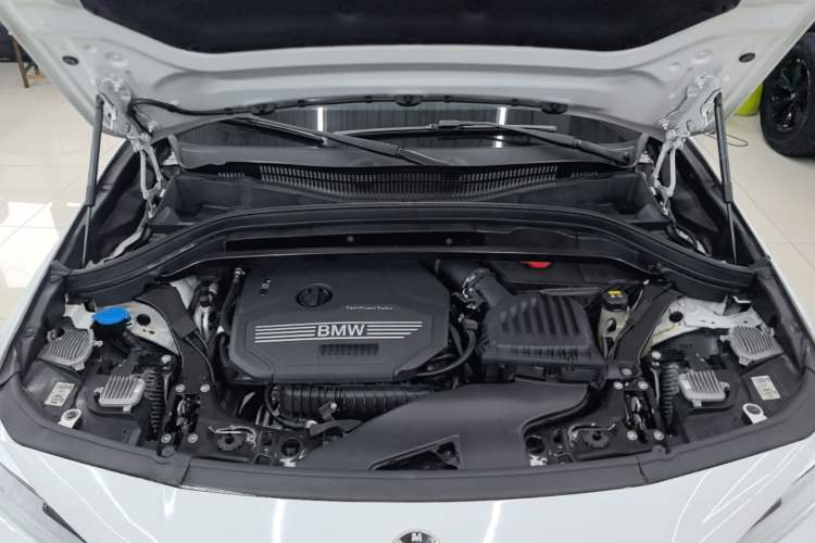 Used BMW X2 2019 sDrive20i M Sport Package China VI Emission Standard Engine Bay