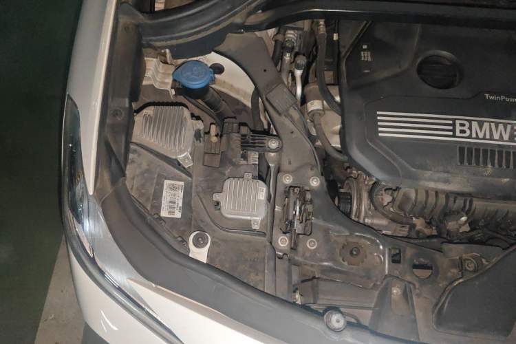 Used BMW X2 2019 sDrive20i M Sport Package China VI Emission Standard Engine Bay Right