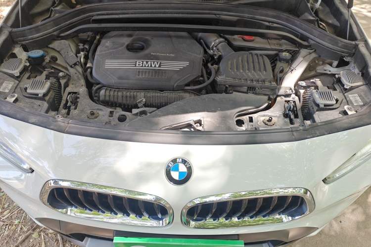 Used BMW X2 2019 sDrive25i Luxury M Sport Package China VI Emission Standard Engine Bay