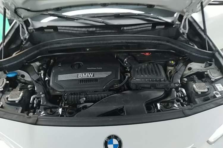 Used BMW X2 2019 sDrive20i M Sport Package China VI Emission Standard Engine Bay