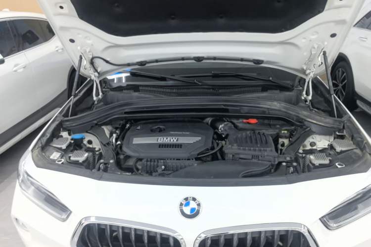 Used BMW X2 2019 sDrive20i M Sport Package China VI Emission Standard Engine Bay