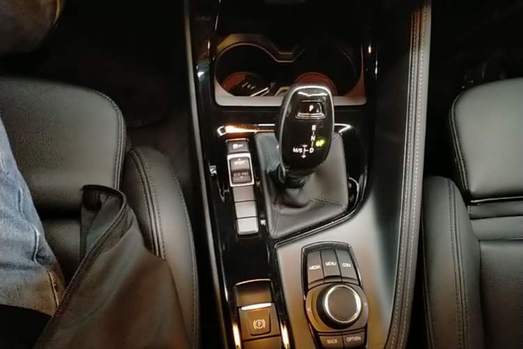 Used BMW X2 2019 sDrive20i M Sport Package China VI Emission Standard Gear Lever