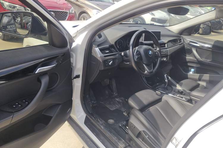 Used BMW X2 2019 sDrive20i M Sport Package China VI Emission Standard Interior 3
