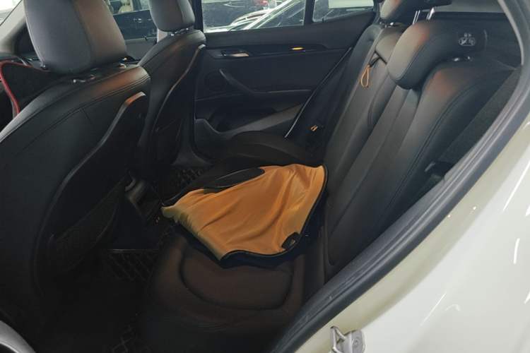 Used BMW X2 2019 sDrive20i M Sport Package China VI Emission Standard Left Rear Seat