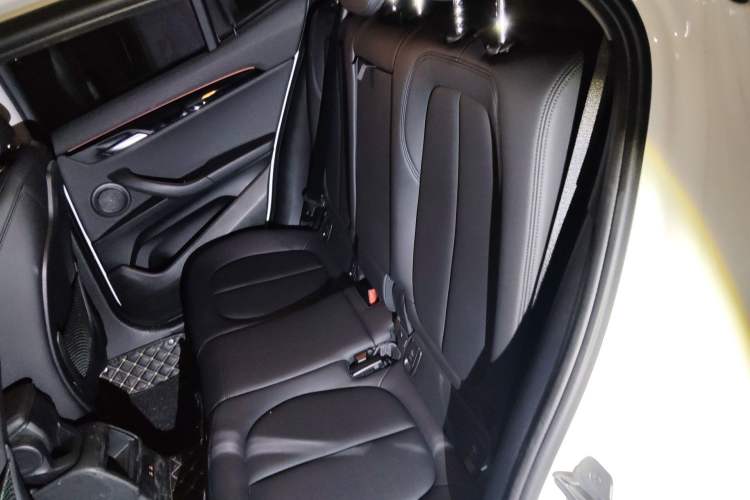 Used BMW X2 2019 sDrive20i M Sport Package China VI Emission Standard Left Rear Seat