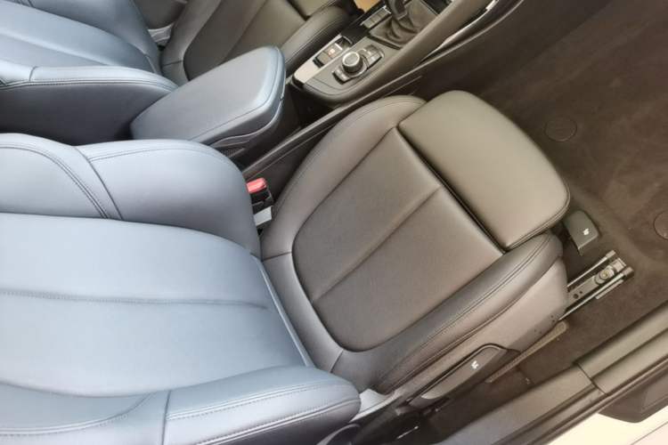 Used BMW X2 2019 sDrive20i M Sport Package China VI Emission Standard Right Front Seat