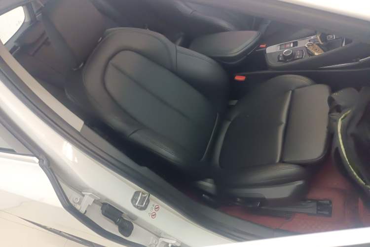 Used BMW X2 2019 sDrive25i Leading Edition M Sport Package China VI Right Front Seat