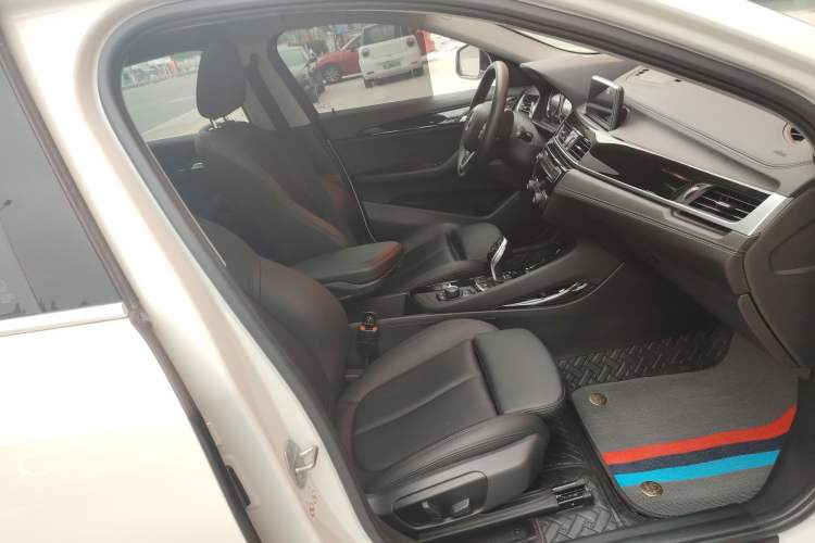 Used BMW X2 2019 sDrive25i Leading Edition M Sport Package China VI Right Front Seat