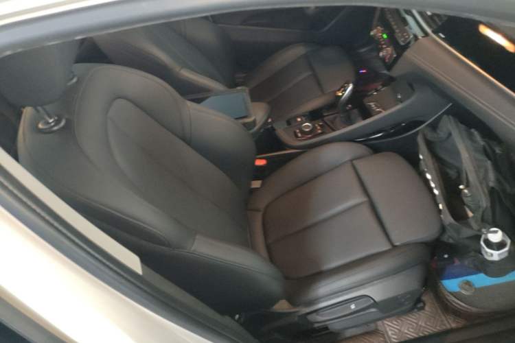 Used BMW X2 2019 sDrive20i M Sport Package China VI Emission Standard Right Front Seat