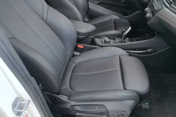 Used BMW X2 2019 sDrive20i M Sport Package China VI Emission Standard Right Front Seat