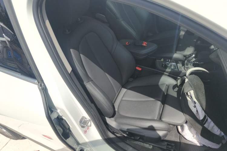 Used BMW X2 2019 sDrive25i Leading Edition M Sport Package China VI Right Front Seat
