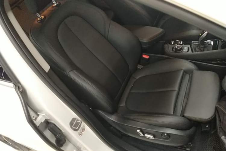 Used BMW X2 2019 sDrive20i M Sport Package China VI Emission Standard Right Front Seat
