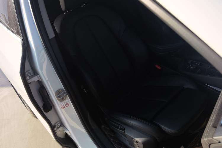 Used BMW X2 2019 sDrive20i M Sport Package China VI Emission Standard Right Front Seat