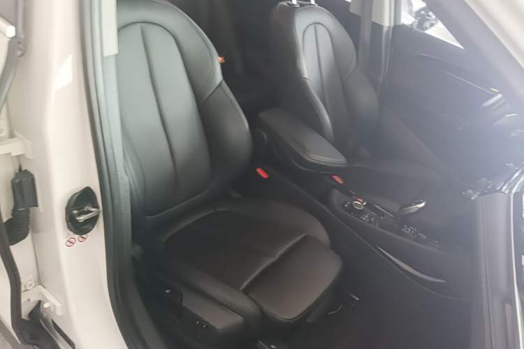 Used BMW X2 2019 sDrive20i M Sport Package China VI Emission Standard Right Front Seat