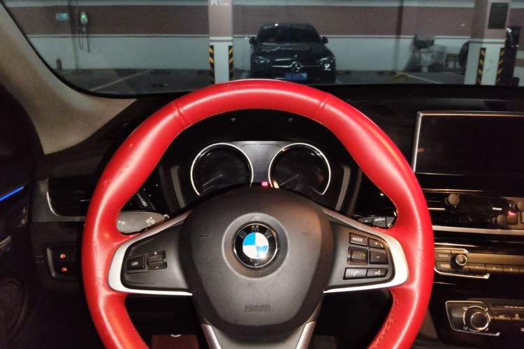 Used BMW X2 2019 sDrive20i M Sport Package China VI Emission Standard Steering Wheel