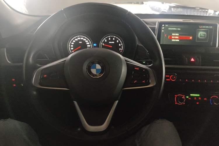 Used BMW X2 2019 sDrive20i M Sport Package China VI Emission Standard Steering Wheel