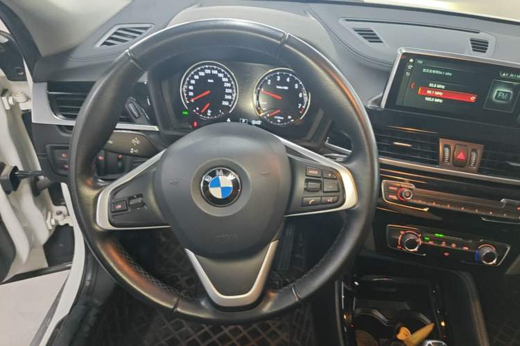 Used BMW X2 2019 sDrive20i M Sport Package China VI Emission Standard Steering Wheel