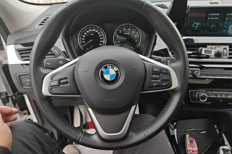 Used BMW X2 2019 sDrive20i M Sport Package China VI Emission Standard Steering Wheel