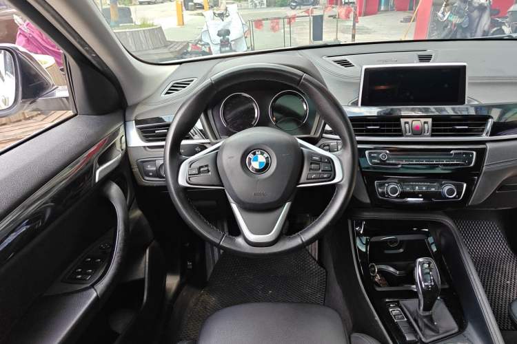 Used BMW X2 2019 sDrive20i M Sport Package China VI Emission Standard Steering Wheel