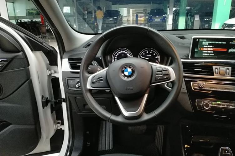 Used BMW X2 2019 sDrive20i M Sport Package China VI Emission Standard Steering Wheel