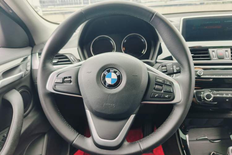 Used BMW X2 2019 sDrive20i M Sport Package China VI Emission Standard Steering Wheel