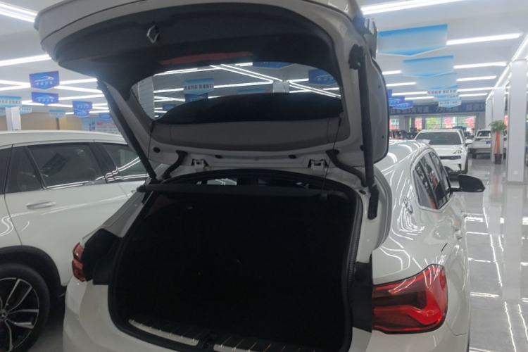 Used BMW X2 2019 sDrive20i M Sport Package China VI Emission Standard Trunk