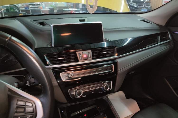 Used BMW X2 2019 sDrive20i M Sport Package China VI Emission Standard Audio And AC Panel