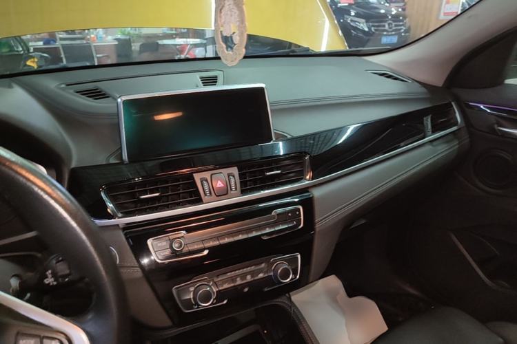 Used BMW X2 2019 sDrive20i M Sport Package China VI Emission Standard Center Console