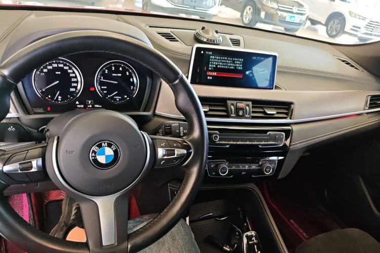 Used BMW X2 2019 sDrive25i Luxury Model with M Off-Road Package China VI Emission Standard Center Console