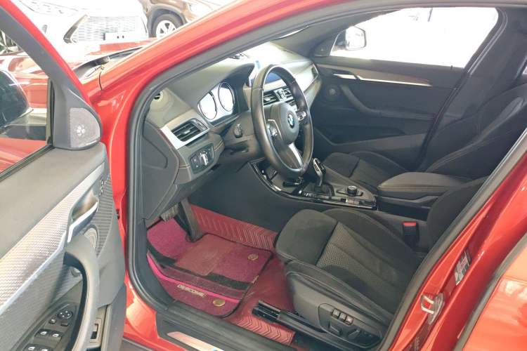 Used BMW X2 2019 sDrive25i Luxury Model with M Off-Road Package China VI Emission Standard Driver Seat