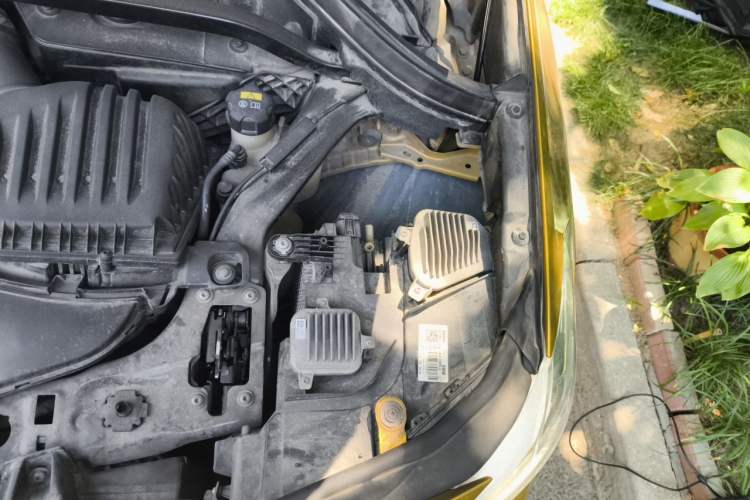 Used BMW X2 2019 sDrive20i M Sport Package China VI Emission Standard Engine Bay Left