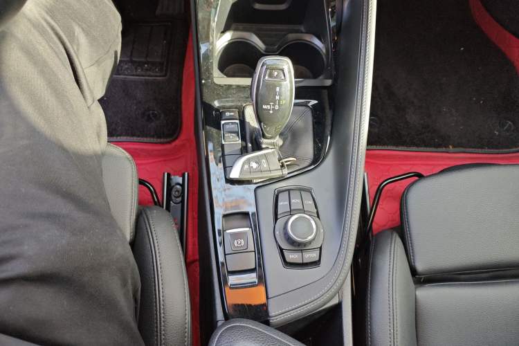 Used BMW X2 2019 sDrive20i M Sport Package China VI Emission Standard Gear Lever
