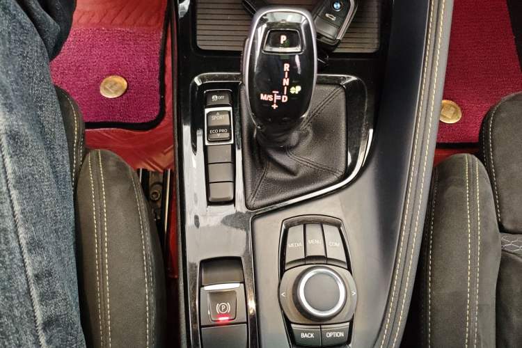 Used BMW X2 2019 sDrive25i Luxury Model with M Off-Road Package China VI Emission Standard Gear Lever