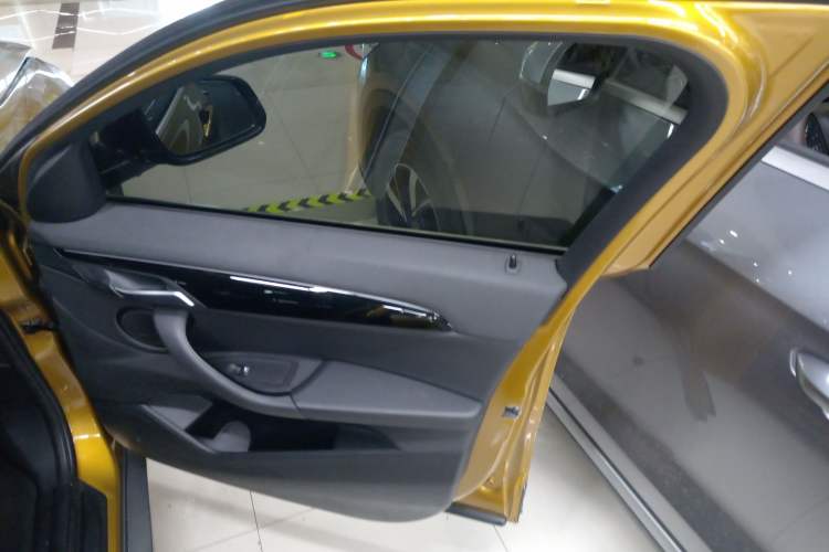 Used BMW X2 2019 sDrive20i M Sport Package China VI Emission Standard Interior 5