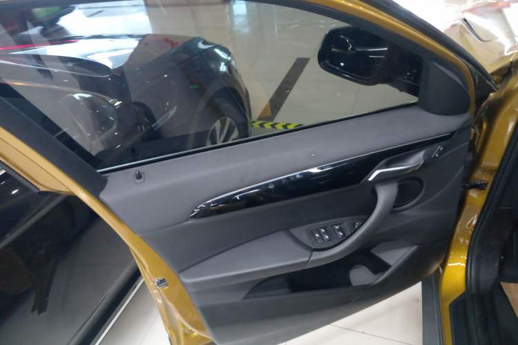 Used BMW X2 2019 sDrive20i M Sport Package China VI Emission Standard Interior 7