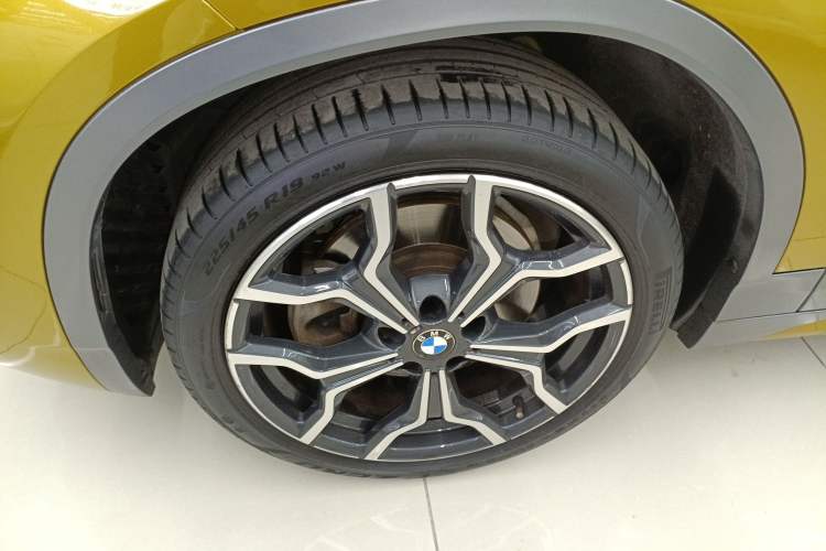 Used BMW X2 2019 sDrive25i Luxury Model with M Off-Road Package China VI Emission Standard Left Front Wheel Hub