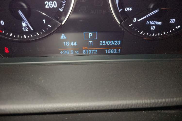 Used BMW X2 2019 sDrive20i M Sport Package China VI Emission Standard Odometer Close Up