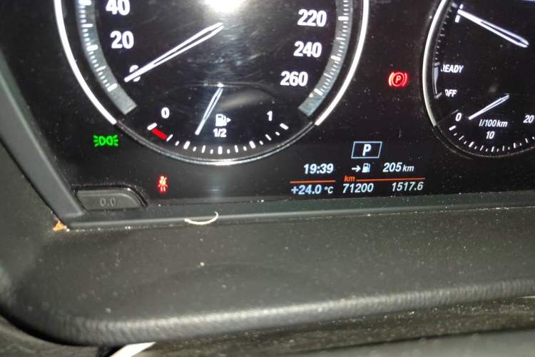 Used BMW X2 2019 sDrive25i Leading Edition M Sport Package China VI Odometer Close Up