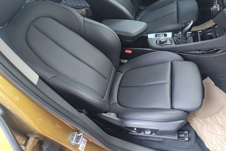 Used BMW X2 2019 sDrive25i Leading Edition M Sport Package China VI Right Front Seat