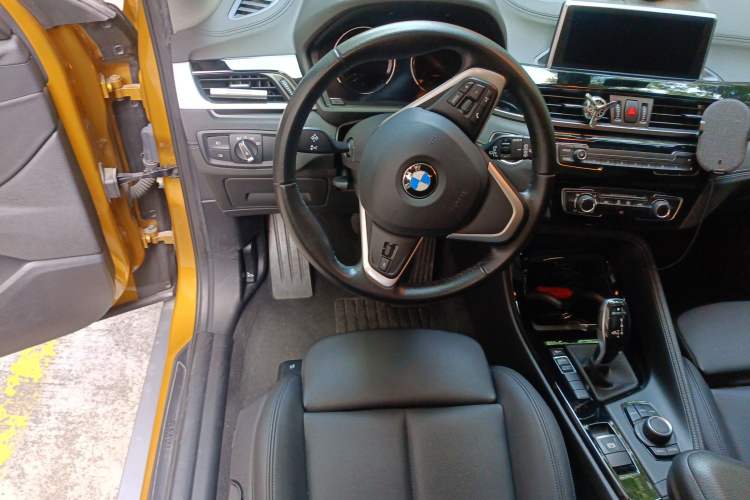 Used BMW X2 2019 sDrive20i M Sport Package China VI Emission Standard Steering Wheel