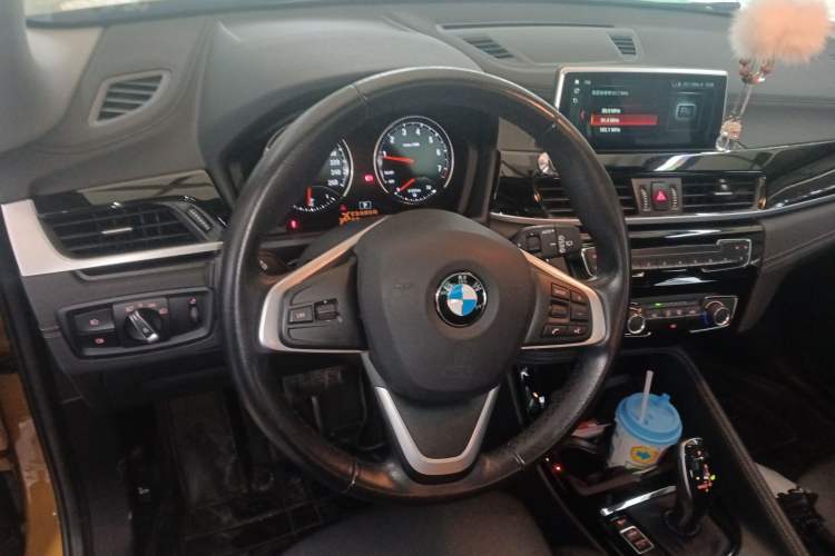Used BMW X2 2019 sDrive20i M Sport Package China VI Emission Standard Steering Wheel
