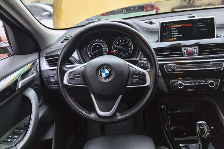 Used BMW X2 2019 sDrive20i M Sport Package China VI Emission Standard Steering Wheel