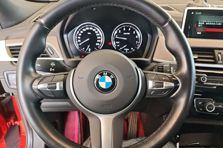 Used BMW X2 2019 sDrive25i Luxury Model with M Off-Road Package China VI Emission Standard Steering Wheel